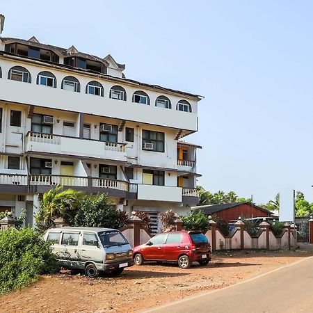 SPOT ON 37412 Hotel Priti International Mapusa Esterno foto