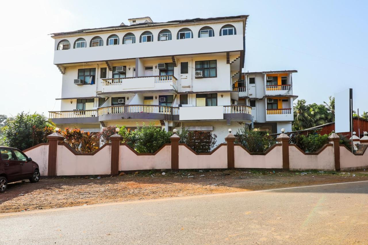 SPOT ON 37412 Hotel Priti International Mapusa Esterno foto